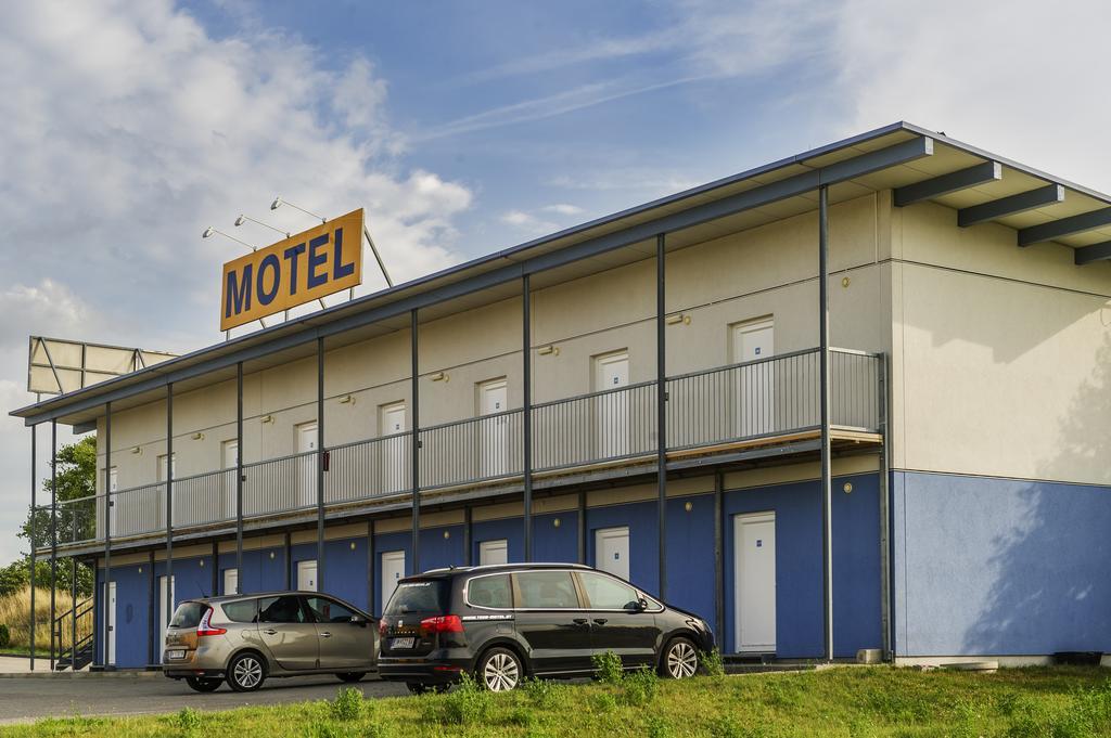 Wilfersdorf  Tour-Motel المظهر الخارجي الصورة