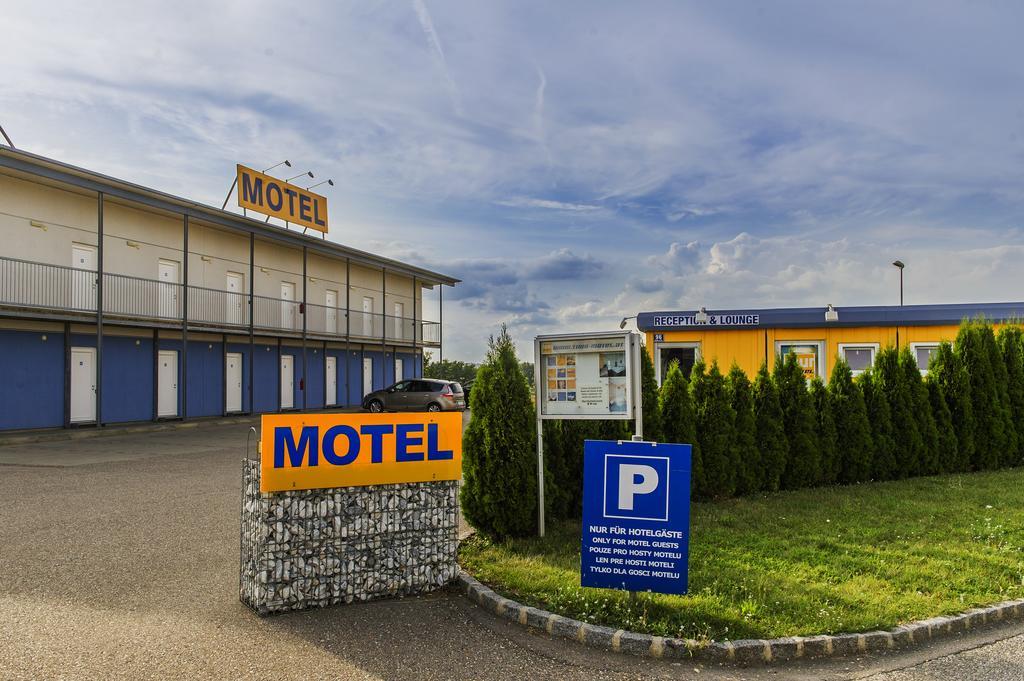Wilfersdorf  Tour-Motel المظهر الخارجي الصورة